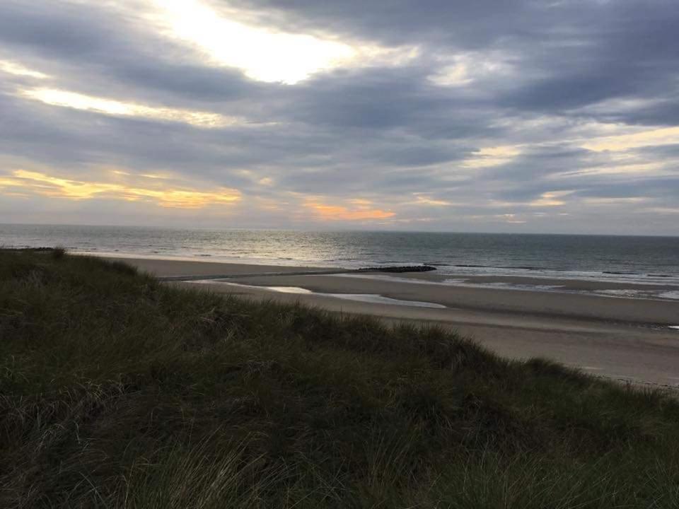 Luxueuze Stacaravan 4Pers Met Terras En Tuintje Bredene Exteriér fotografie