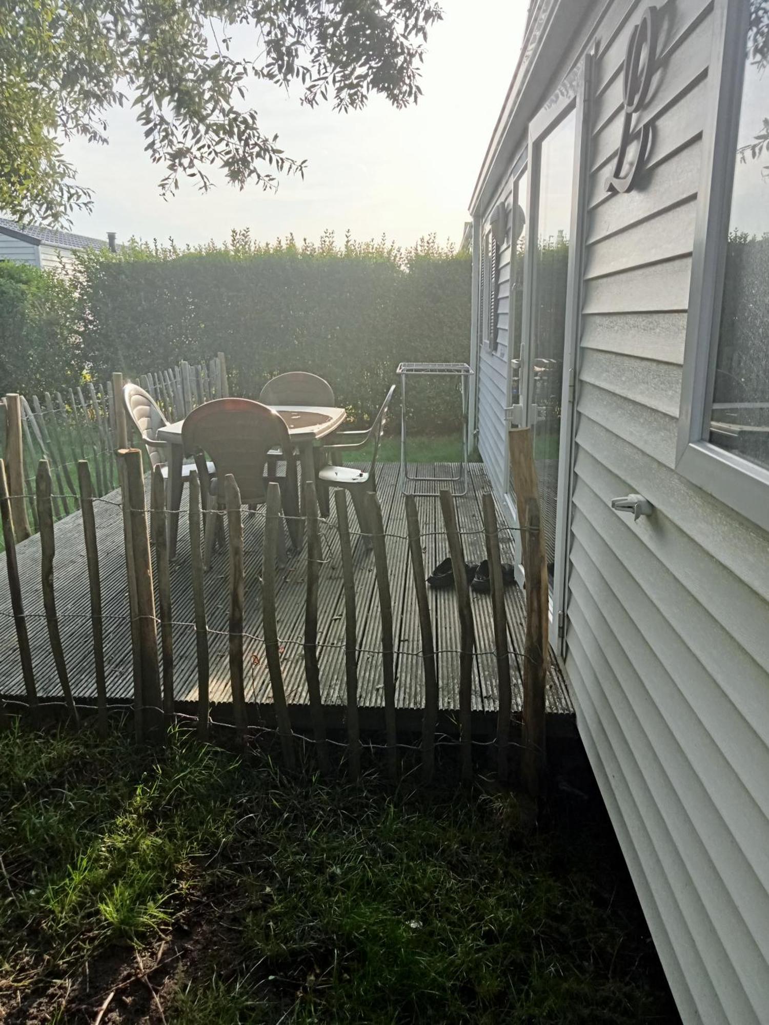Luxueuze Stacaravan 4Pers Met Terras En Tuintje Bredene Exteriér fotografie